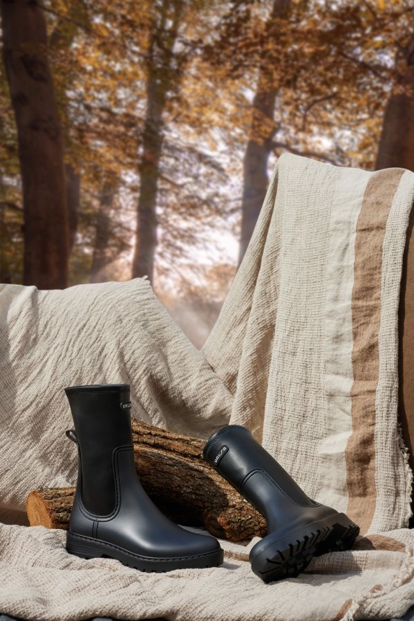 Unisa 88PPB4875 Wellington poolsaapad elastne varre naised must